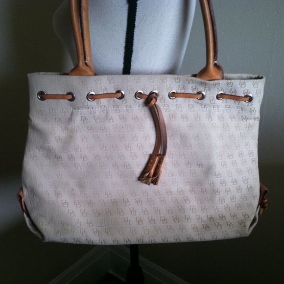 SOLD Dooney & Bourke Tulip Tassel Tote - Picture 2 of 5